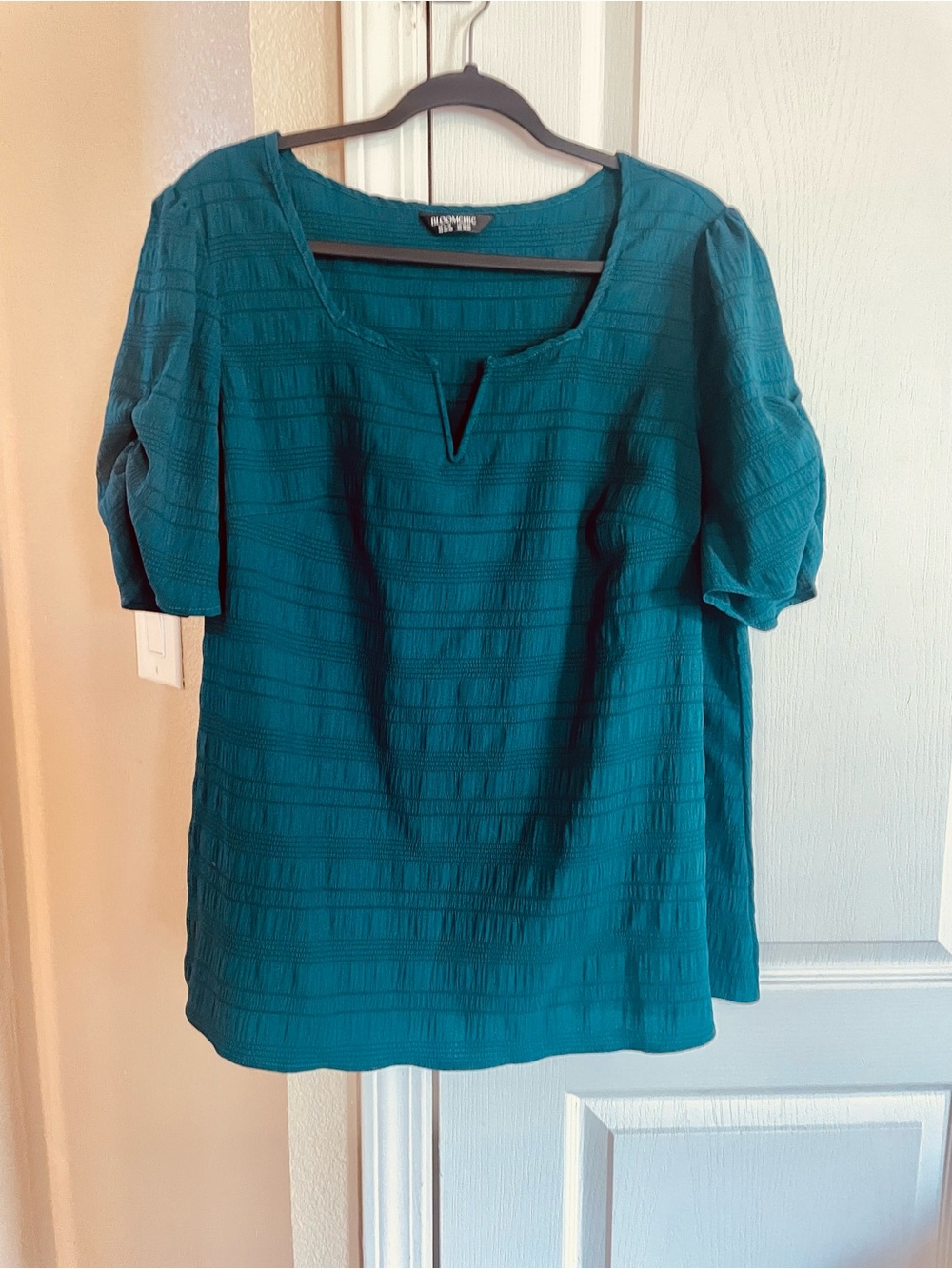 BloomChic Teal Textured Split V-Neck Tunic
